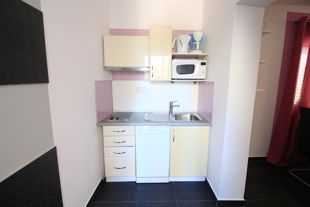 פרימוסטן Apartments Lavanda מראה חיצוני תמונה